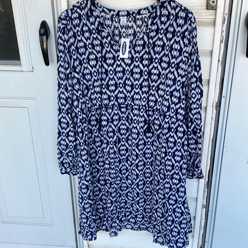 NEW W/TAG Old Navy Blue and White Long Sleeve Sundress